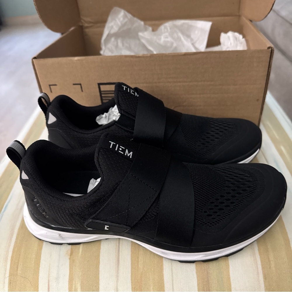 TIEM Slipstream Women's Black Indoor Cycling Shoes Spin Sneaker NIB Size 10
